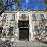 NA PREDAJ V KOMÁRNE HISTORICKÁ BUDOVA BLÍZKO CENTRA MESTA